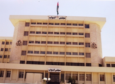 مجلس النواب يصوت بالاغلبية على عدم احالة قضية سفر خالد شاهين الى النيابة العامة.