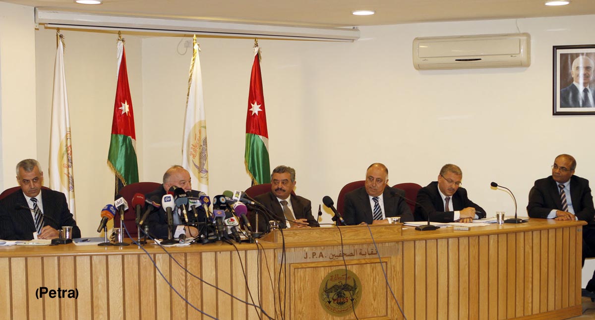 الحكومة تعيد النظر بالتعرفة الكهربائية قبل نهاية الشهر الحالي