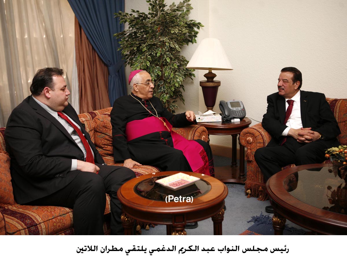 رئيس مجلس النواب يلتقي مطران اللاتين