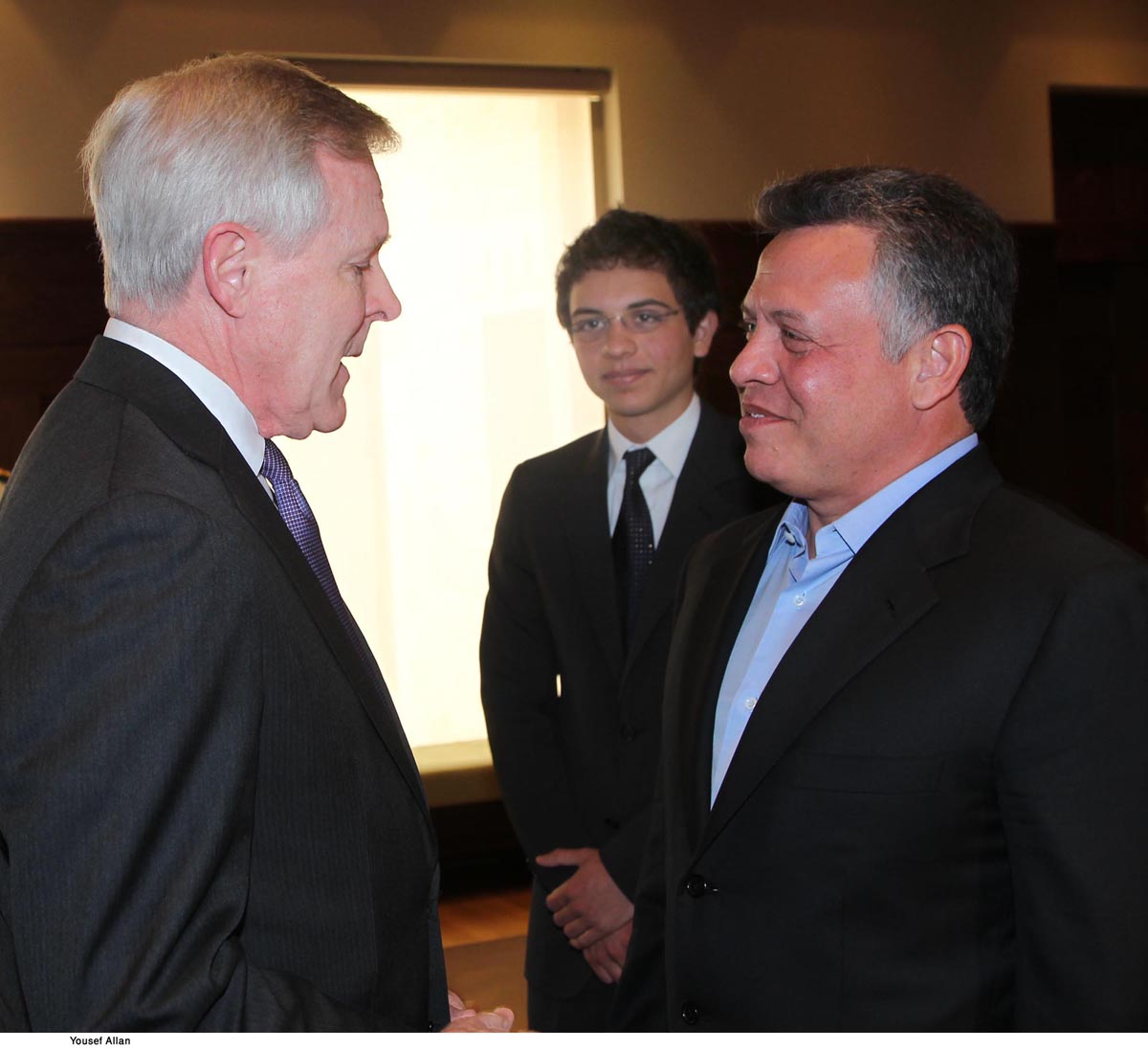 الملك يستقبل وزير البحرية الاميركي