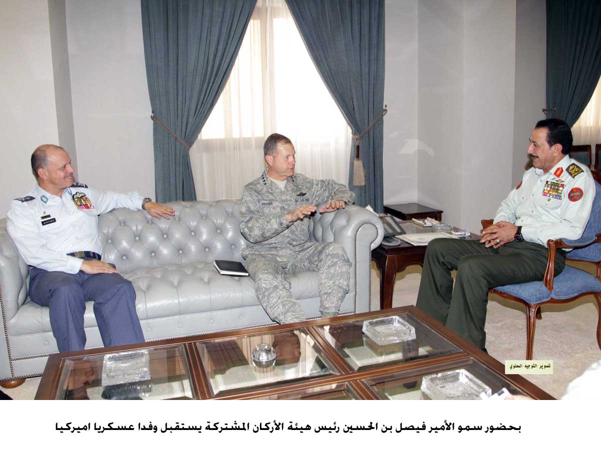 رئيس هيئة الأركان المشتركة يستقبل وفدا عسكريا اميركيا