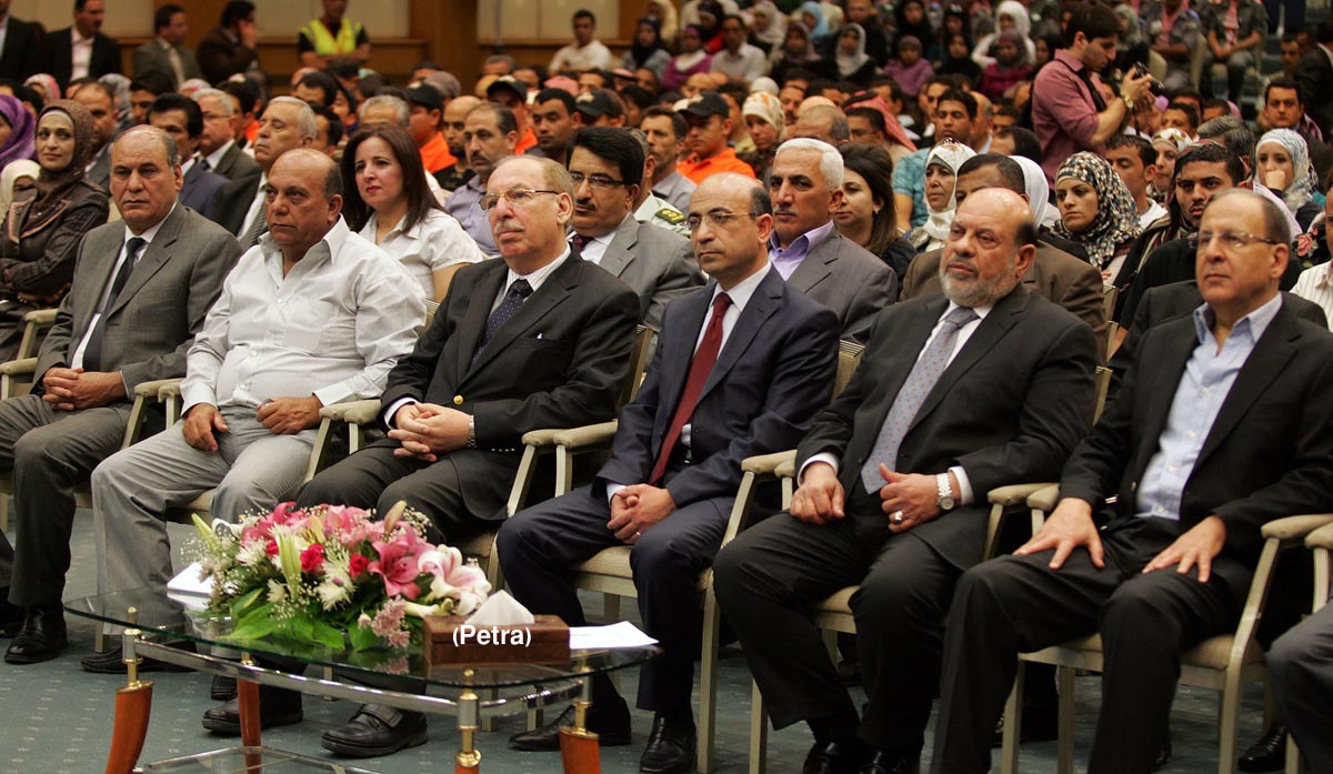 وزارة العمل تحتفل باليوم العالمي للعمال