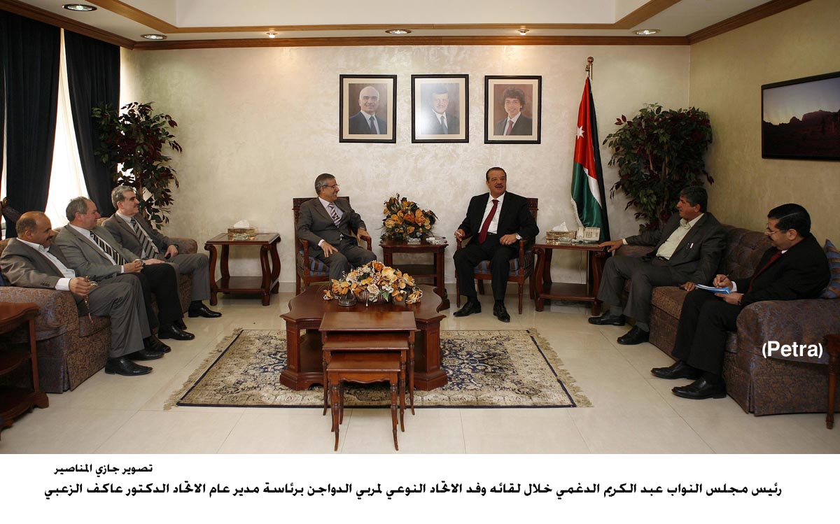 بحث التحديات التي يواجهها قطاع الدواجن