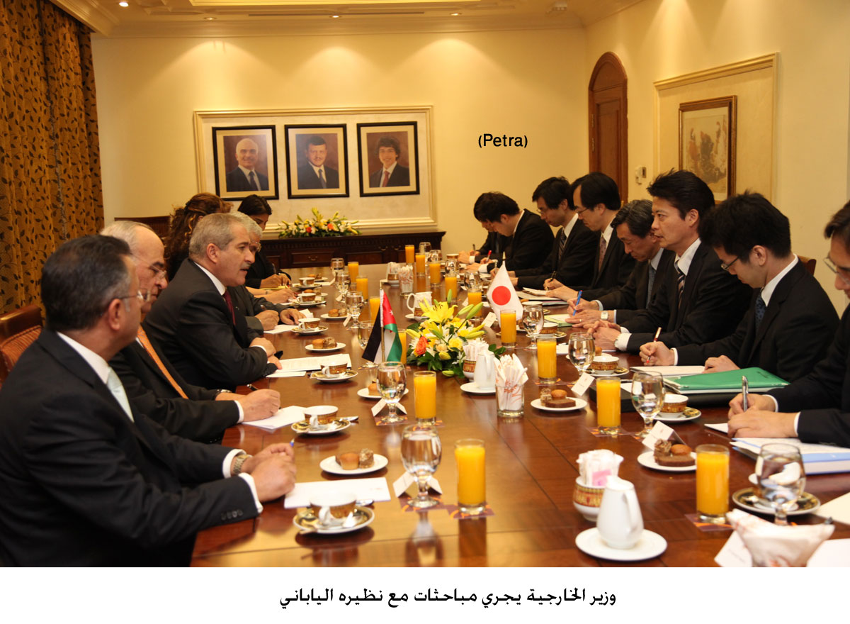 وزير الخارجية يجري مباحثات مع نظيره الياباني