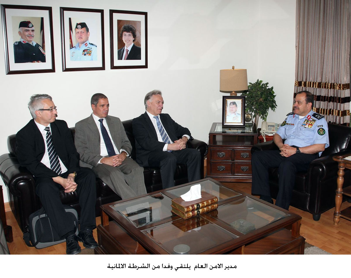 مدير الامن العام يلتقي وفدا من الشرطة الالمانية