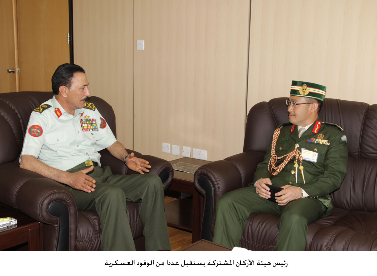 رئيس هيئة الأركان المشتركة يستقبل عددا من الوفود العسكرية