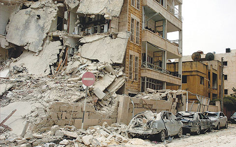 9 قتلى و100 جريح في انفجار بدير الزور شرقي سوريا