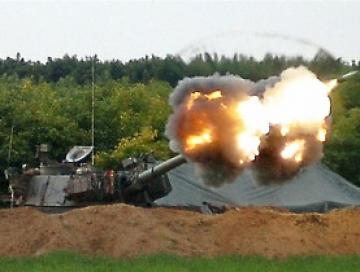 قوات الاحتلال تقصف خانيونس جنوب قطاع غزة