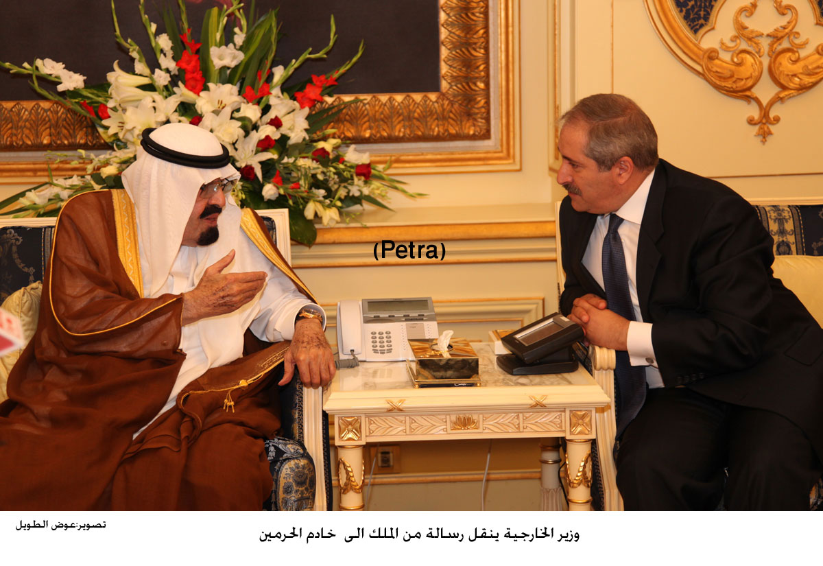 Foreign minister delivers King's message to Saudi monarch