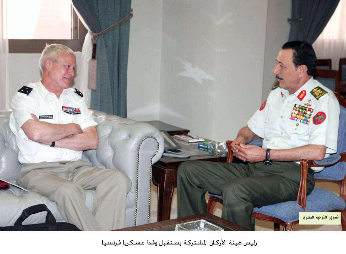 رئيس هيئة الأركان المشتركة يستقبل وفدا عسكريا فرنسيا