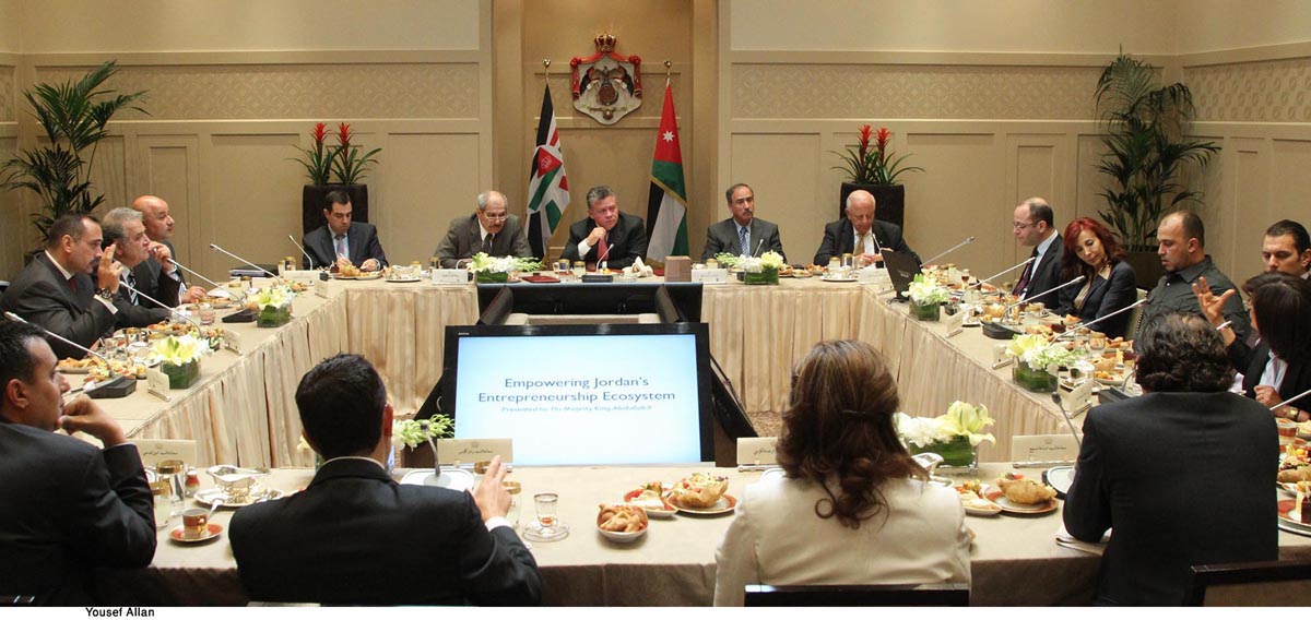 الملك يلتقي عددا من رواد الاعمال