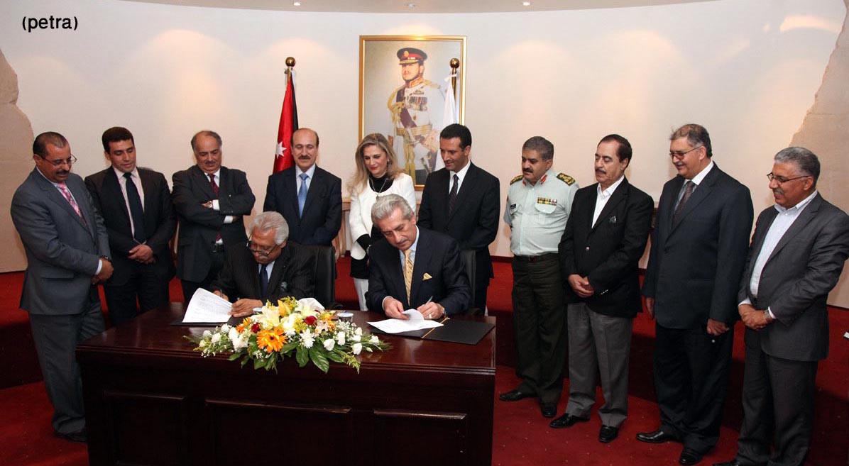 توقيع اتفاقية بين مهرجان جرش وصحيفة العرب