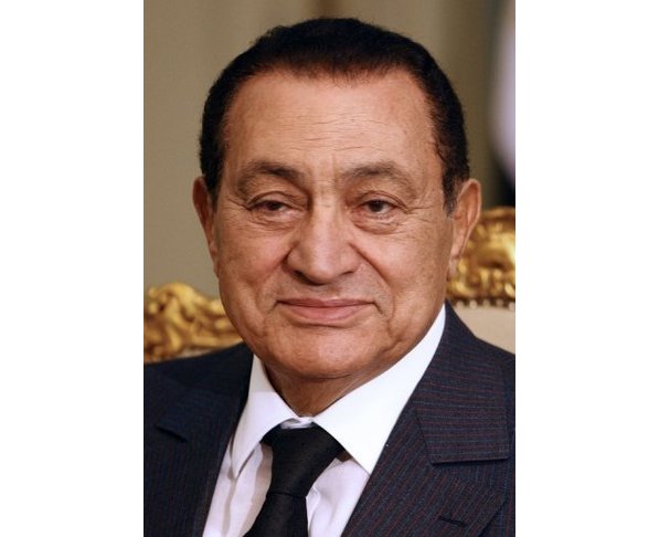 مصر: المؤبد لمبارك والعادلي والبراءة لجميع مساعديه ونجلي مبارك (موسع )