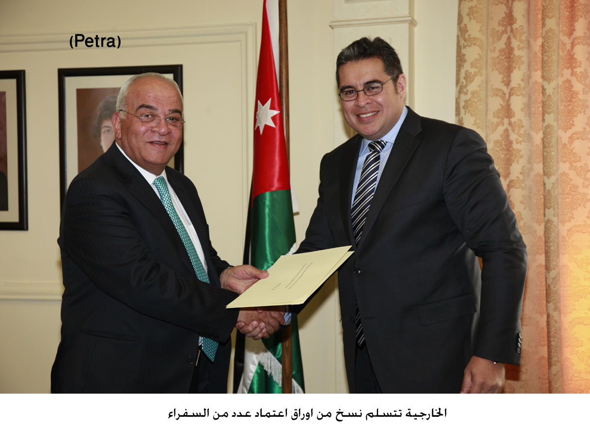 الخارجية تتسلم نسخ من اوراق اعتماد عدد من السفراء