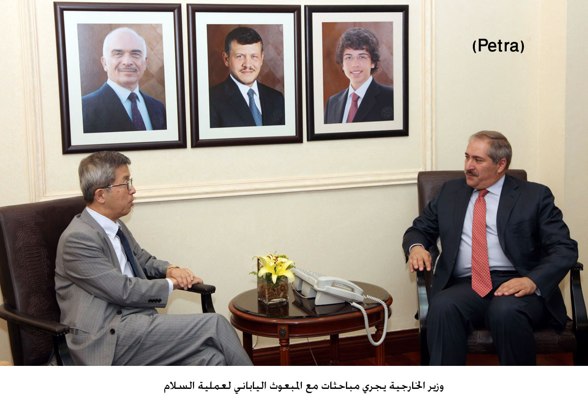 Foreign Minister holds talks with Japan peace envoy