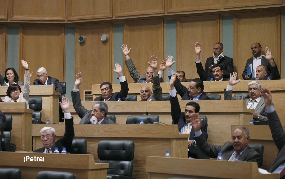 House approves parties law as referred from Senate