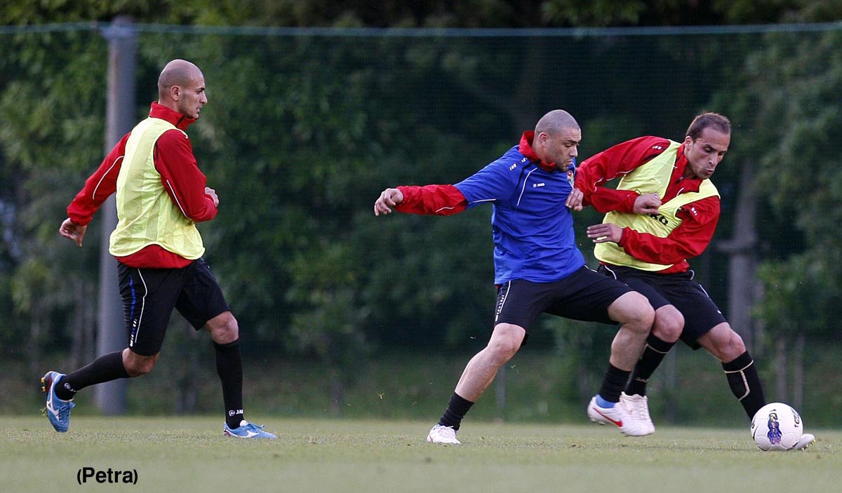 منتخبنا الوطني يباشر تدريباته في اليابان