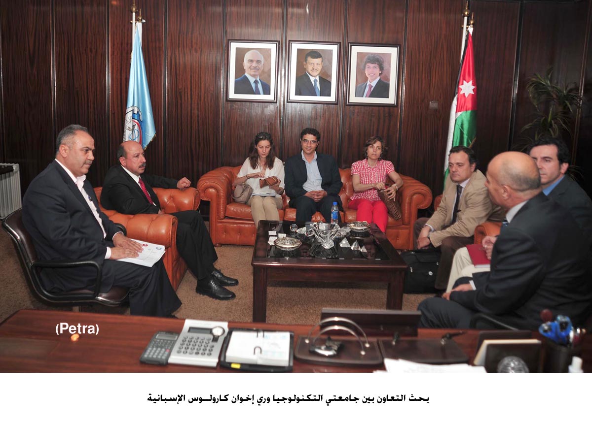 بحث التعاون بين جامعتي التكنولوجيا وري خوان كارلــوس الإسبانية