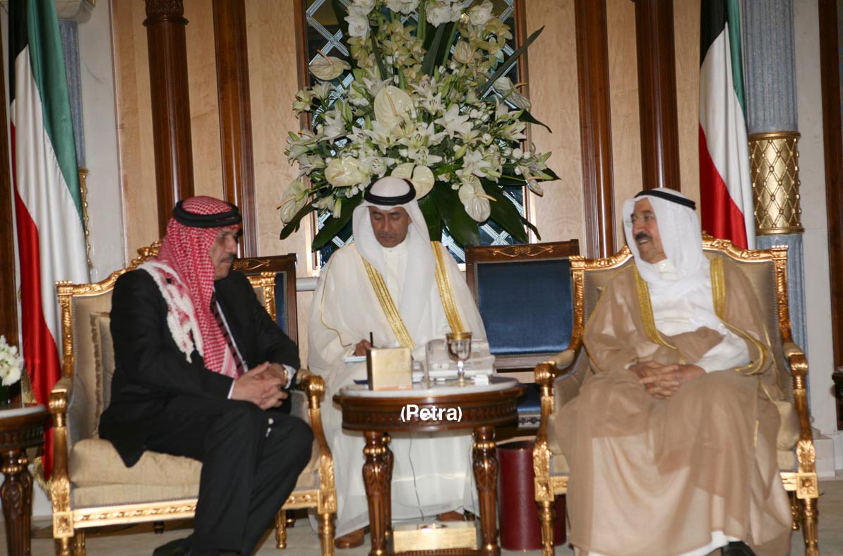 Premier holds talks with Kuwait counterpart