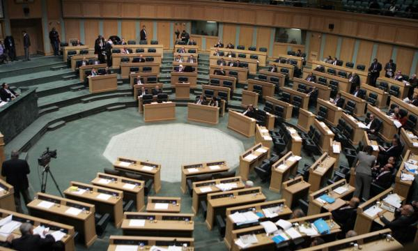 ثلاثون نائبا يطالبون بصوتين للدائرة الانتخابية المحلية وصوت للقائمة الوطنية