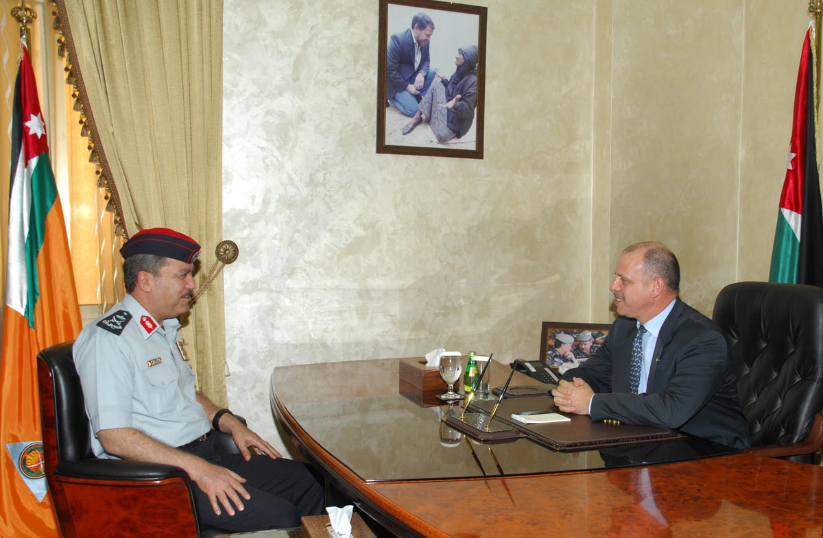Regent visits Civil Defense Department