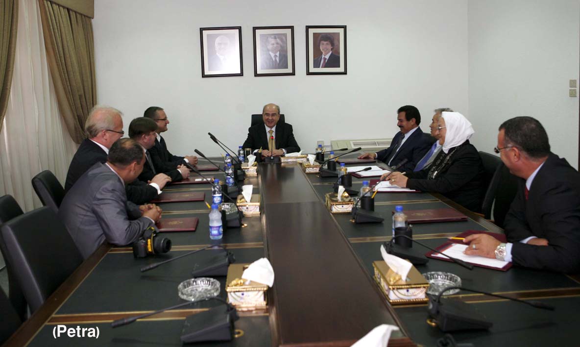 رئيس مجلس الأعيان يلتقي وفدا برلمانيا بولنديا