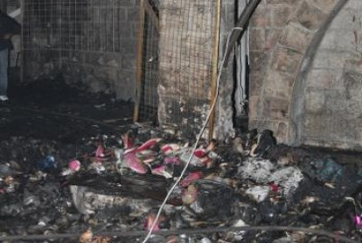 إحراق خمسة محال تجارية في مدخل باب العمود بالقدس