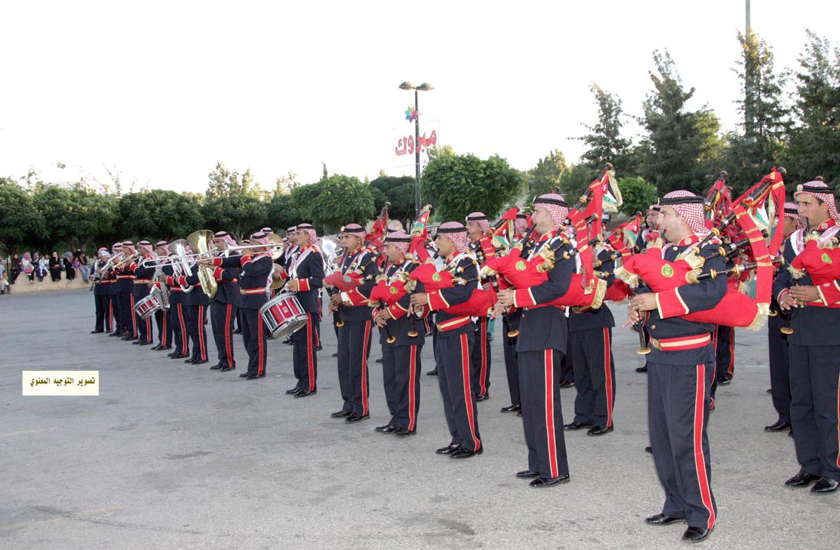 القوات المسلحة تحتفل بالأعياد الوطنية في عمان