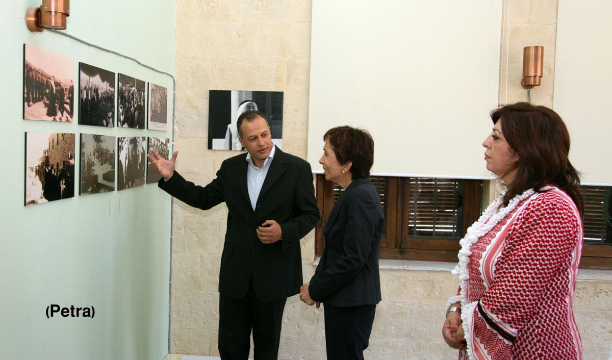 الأميرة بسمة تفتتح كافتيريا متحف ابو جابر في السلط