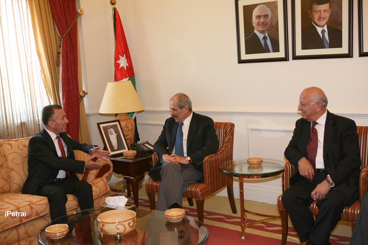 PM briefs EU envoy on Jordan's reform process