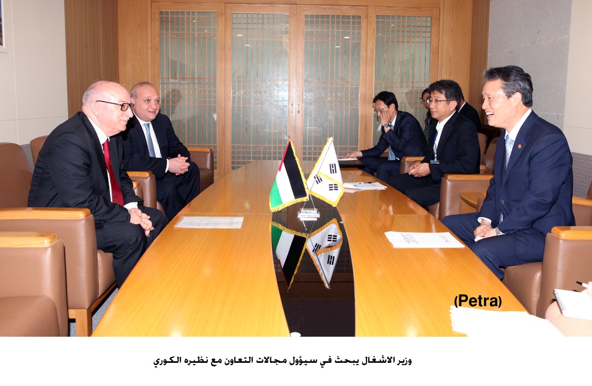 Public works minister discusses cooperation with his Korean counterpart