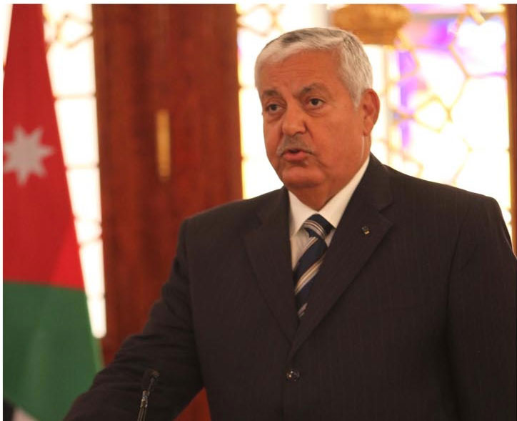 وزير المالية : لا نية لدى الحكومة لتعديل الضريبة على السجائر