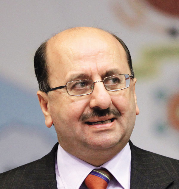 وزير الدولة لشؤون الإعلام والاتصال يلتقي نقيب الفنانين