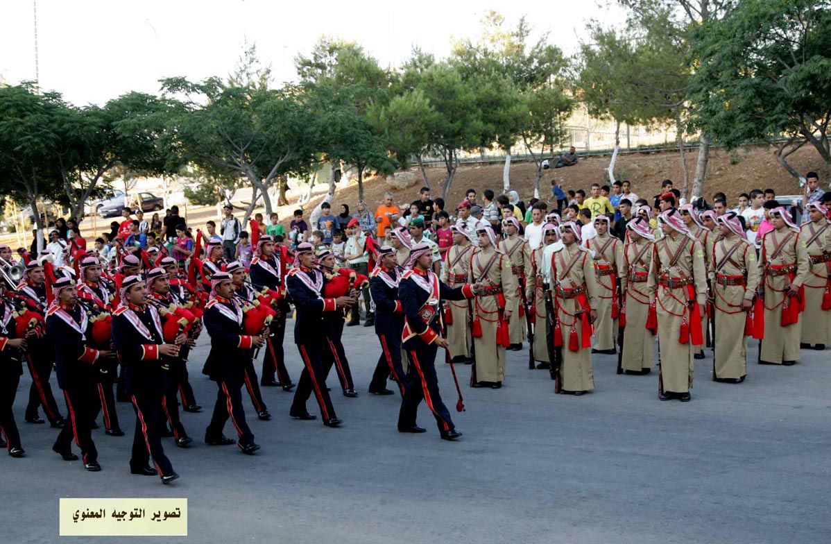 القوات المسلحة تحتفي بالأعياد الوطنية في عمان