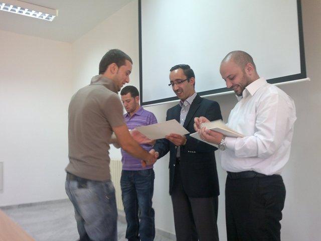 تخريج دورة منتسبي مهارات الاتصال في جامعة عجلون الوطنية