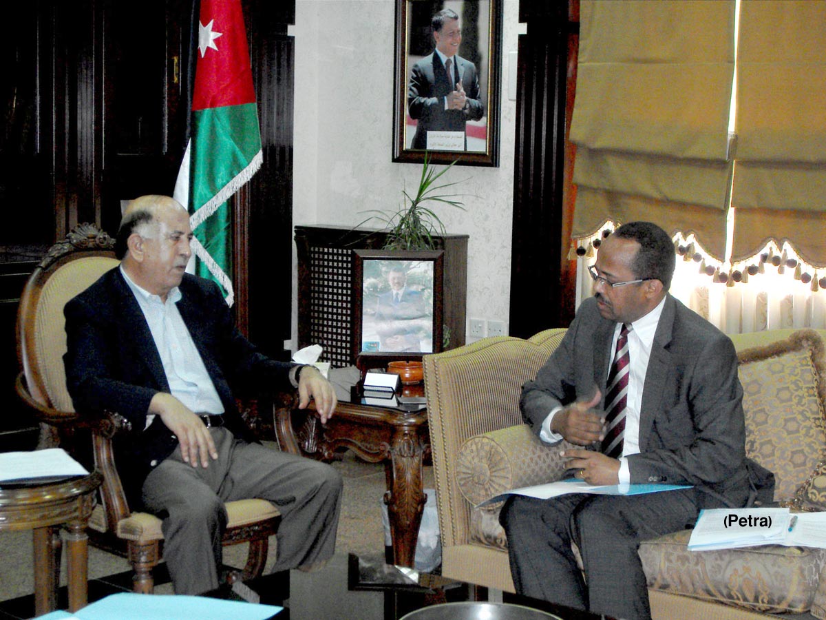 وزير الصحة يؤكد ضرورة دعم برامج الصحة النفسية للاجئين السوريين