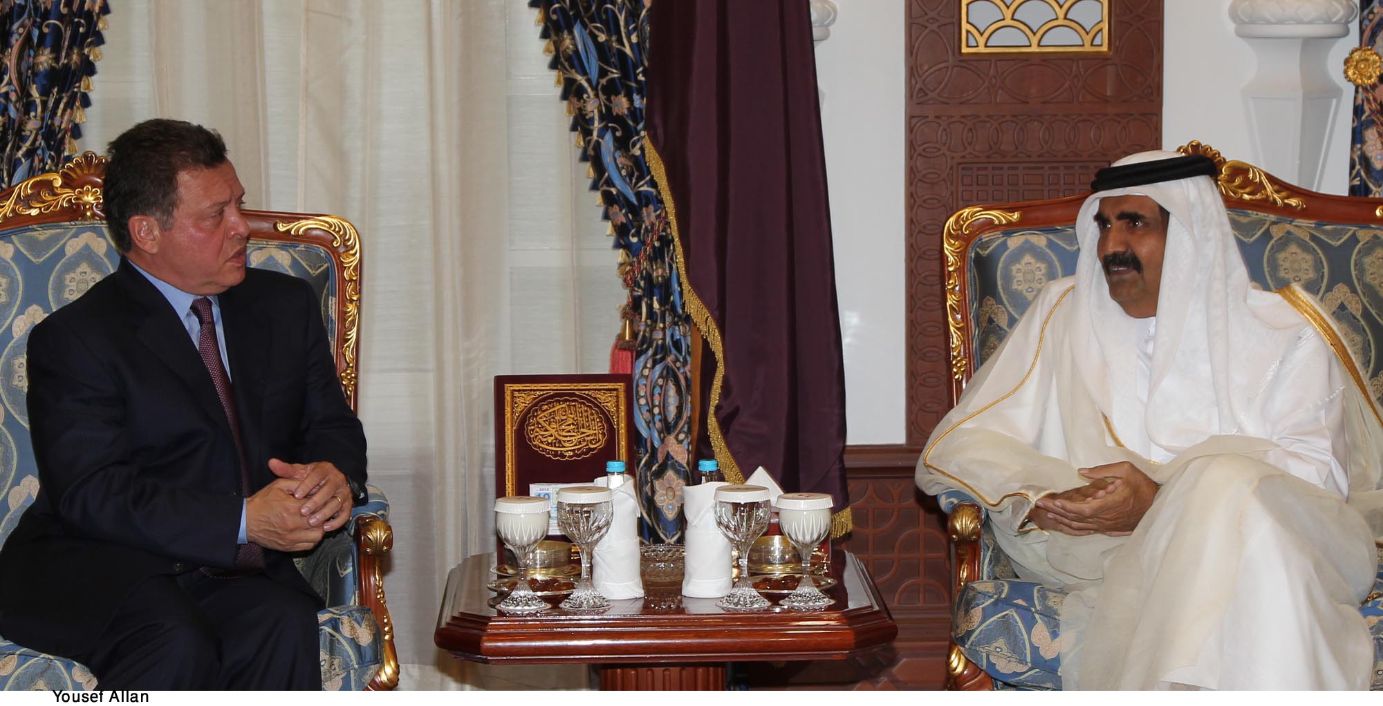 King, Emir of Qatar discuss ties, regional developments