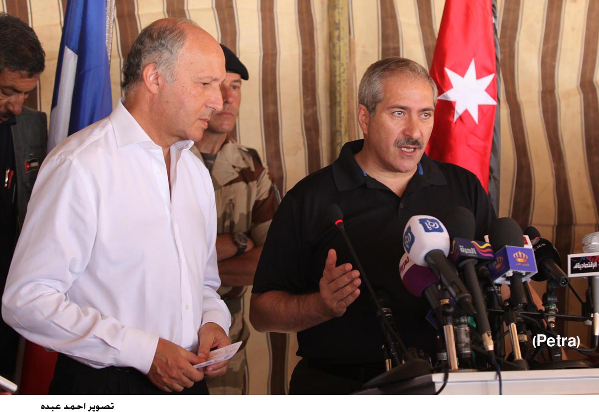 Judeh, French counterpart tour Zaatari refugee camp