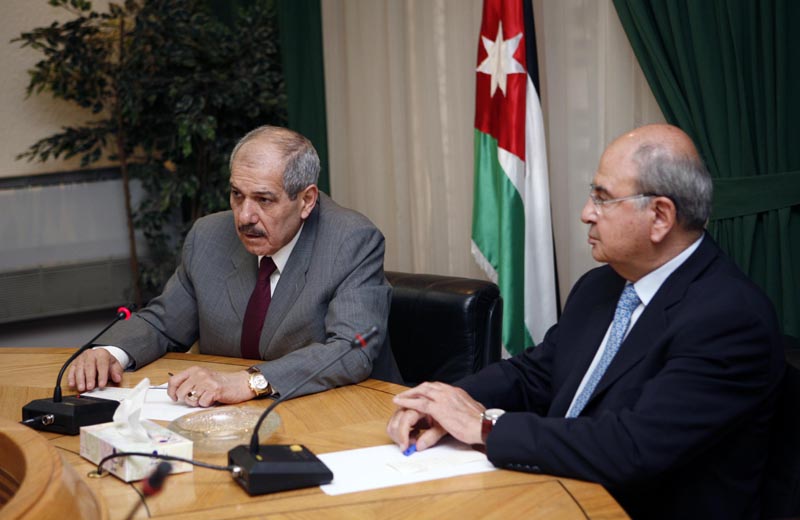 الطراونة يلتقي رئيس واعضاء مجلس الاعيان