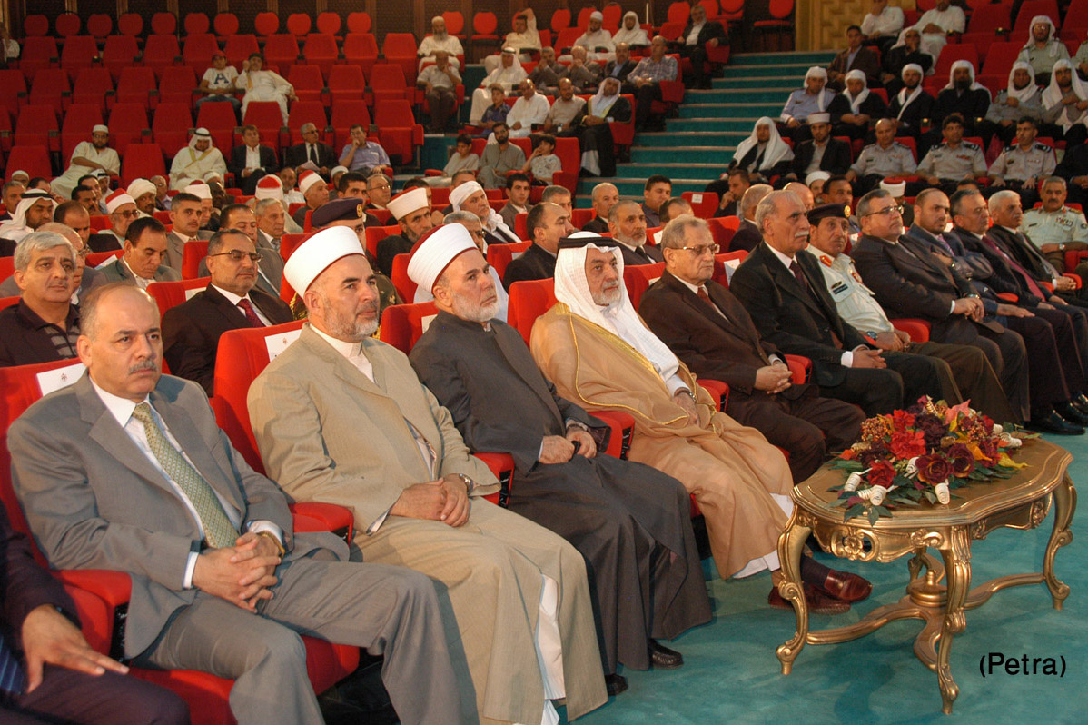 المجلس العلمي الرابع يناقش بعنوان الزكاة وآثارها الاقتصادية والاجتماعية