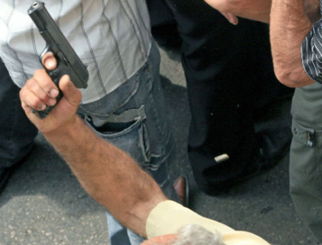 وفاة طفل واصابة مواطن جراء عيار ناري في احد الاعراس