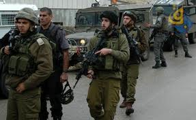 قوة عسكرية اسرائيلية تقتحم الخليل