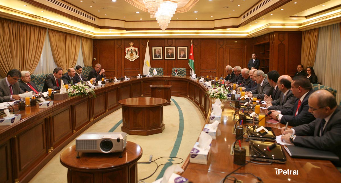 رئيس الوزراء والرئيس القبرصي يعقدان اجتماعا موسعا