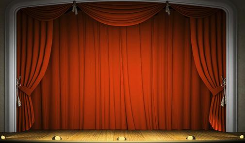 عرض مسرحية بعنوان صانع العطور بإربد