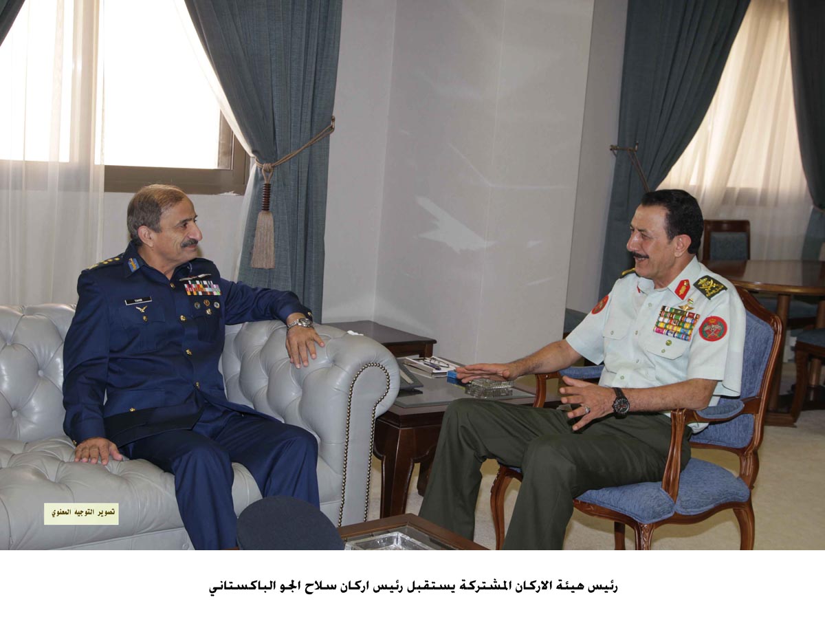 Army chief meets Pakistani military official