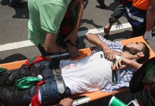 جريح فلسطيني في الخليل بنيران الاحتلال الاسرائيلي