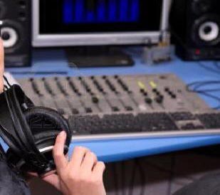 انطلاق فعاليات دورة الاساليب الحديثة في الاخراج الاذاعي بجدة