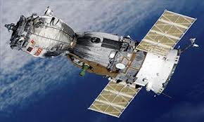 عودة 3 رواد فضاء الى الارض بعد 124 يوما