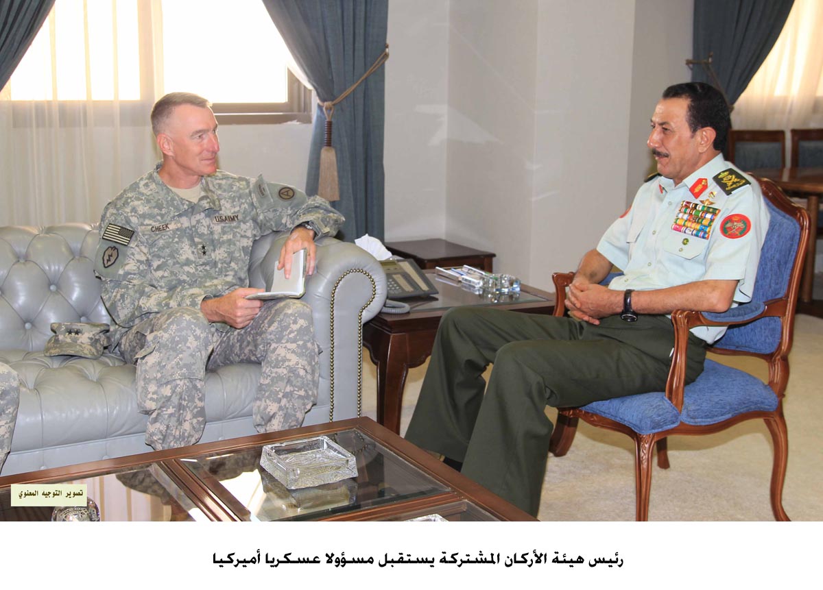 رئيس هيئة الاركان المشتركة يستقبل مسؤولا عسكريا أميركيا