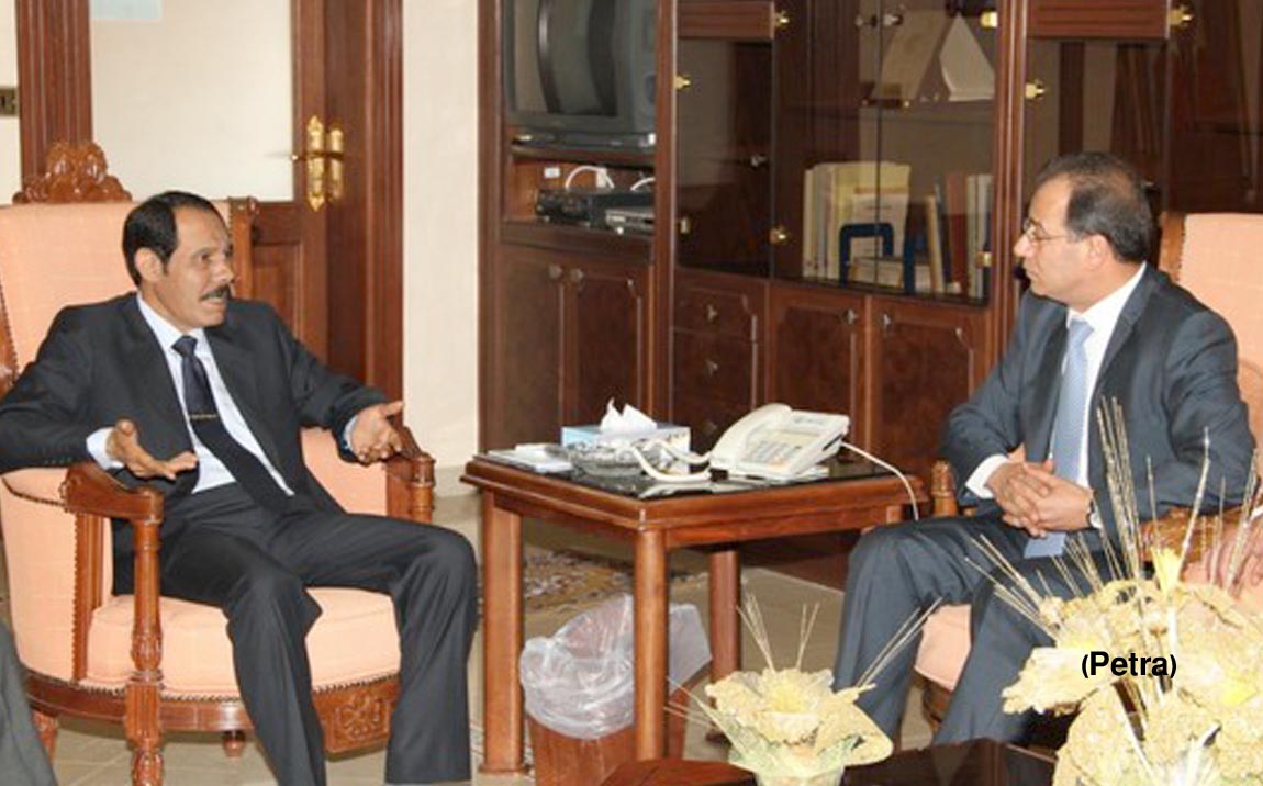 بحث سبل التعاون بين بترا وجامعة الزرقاء